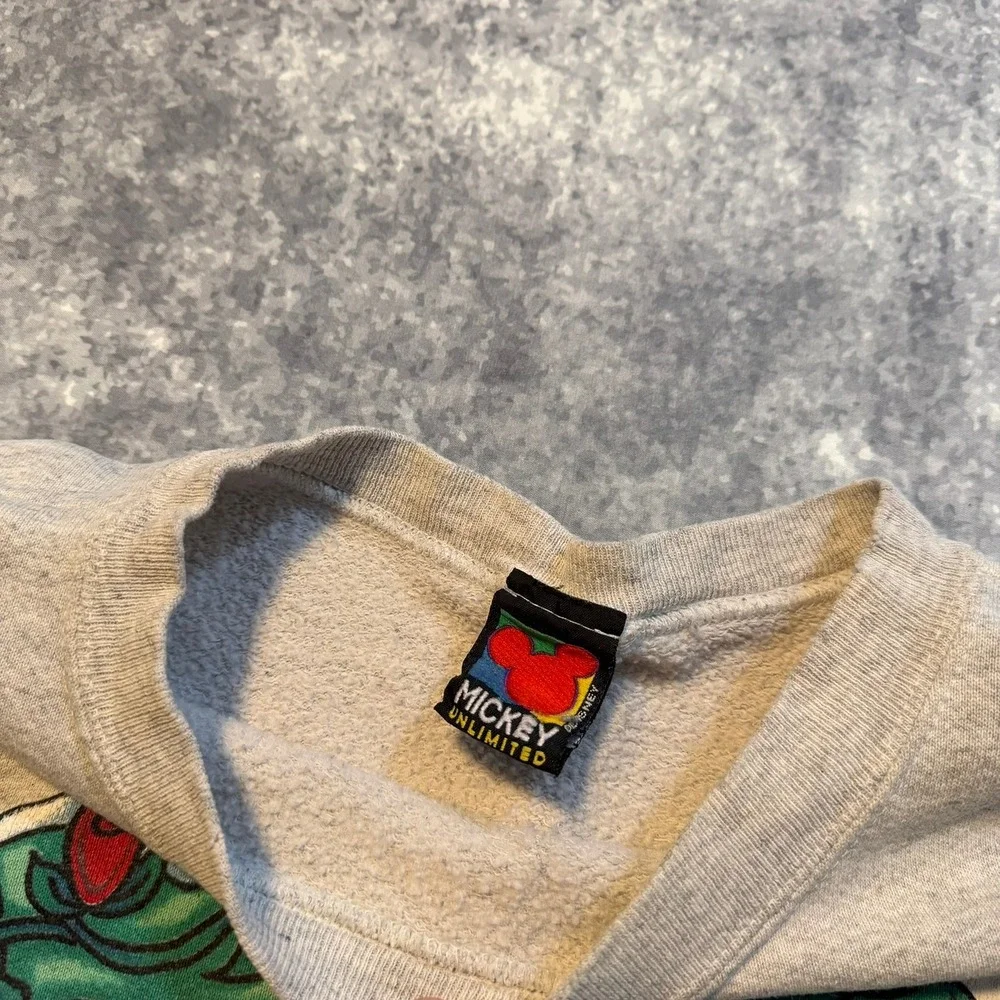 Vintage Mickey Disney Winter Christmas Sweatshirt Mickey Minnie Goofy Medium‎